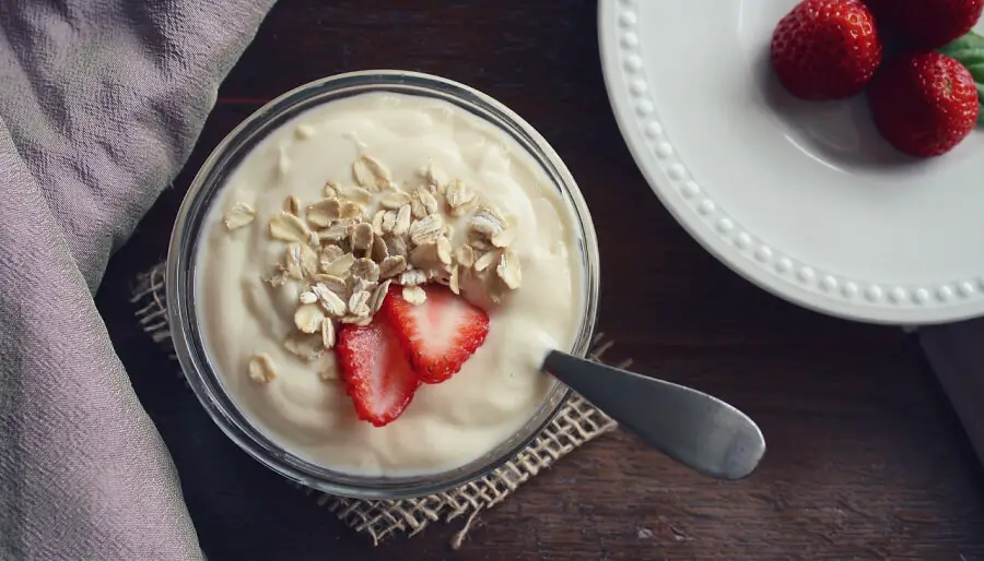 Un yaourt à la fraise